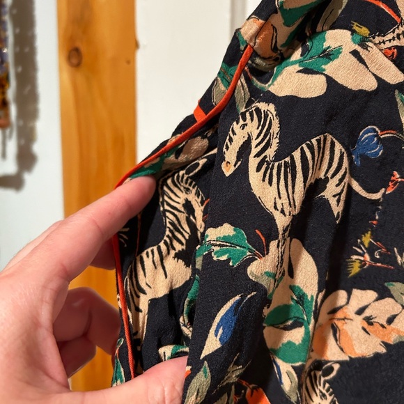 Gorgeous Zara trousers with zebras. Size 6 - Picture 7 of 9